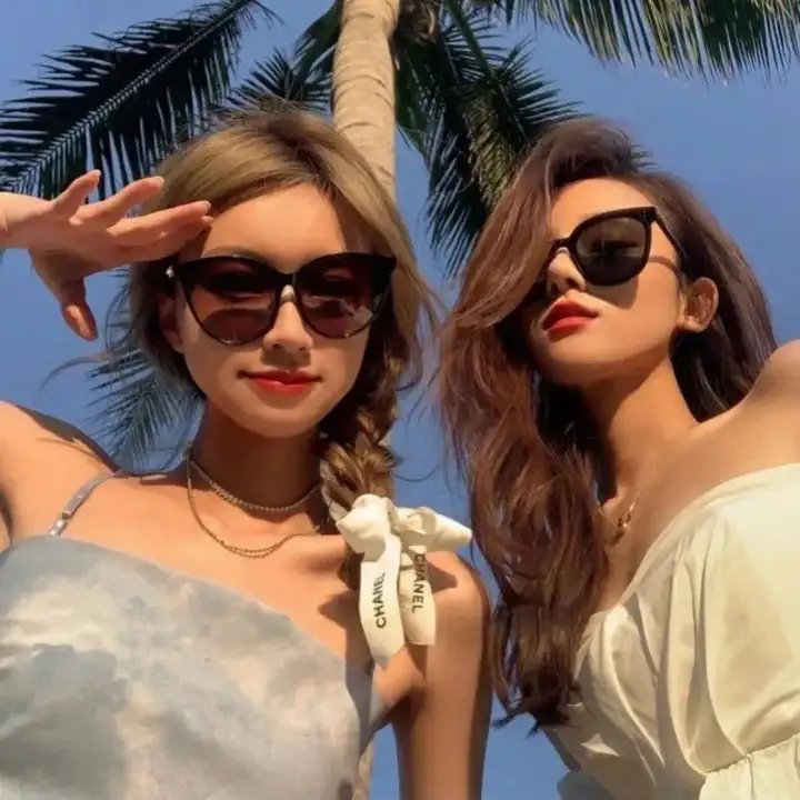 金爪女郎 封面